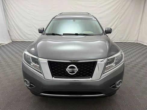 Used 2016 Nissan Pathfinder Platinum w/ Family Entertainment Package FWD image 3