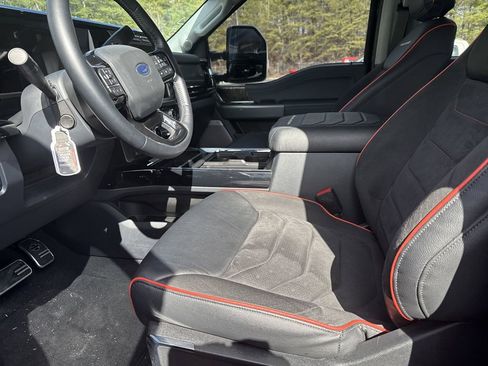 Used 2023 Ford F250 Lariat w/ Lariat Ultimate Package image 11