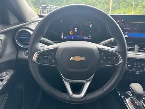 Used 2024 Chevrolet Trax LT w/ Driver Confidence Package FWD image 13