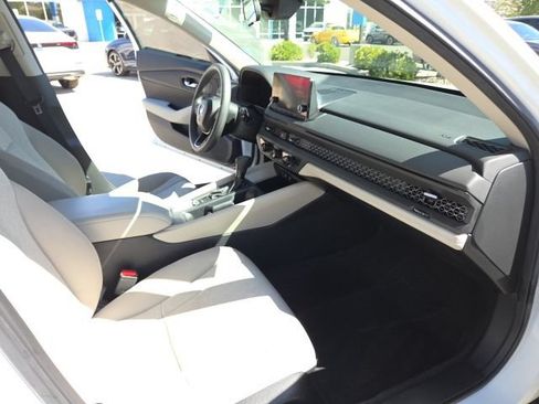 Certified 2024 Honda Accord EX image 28