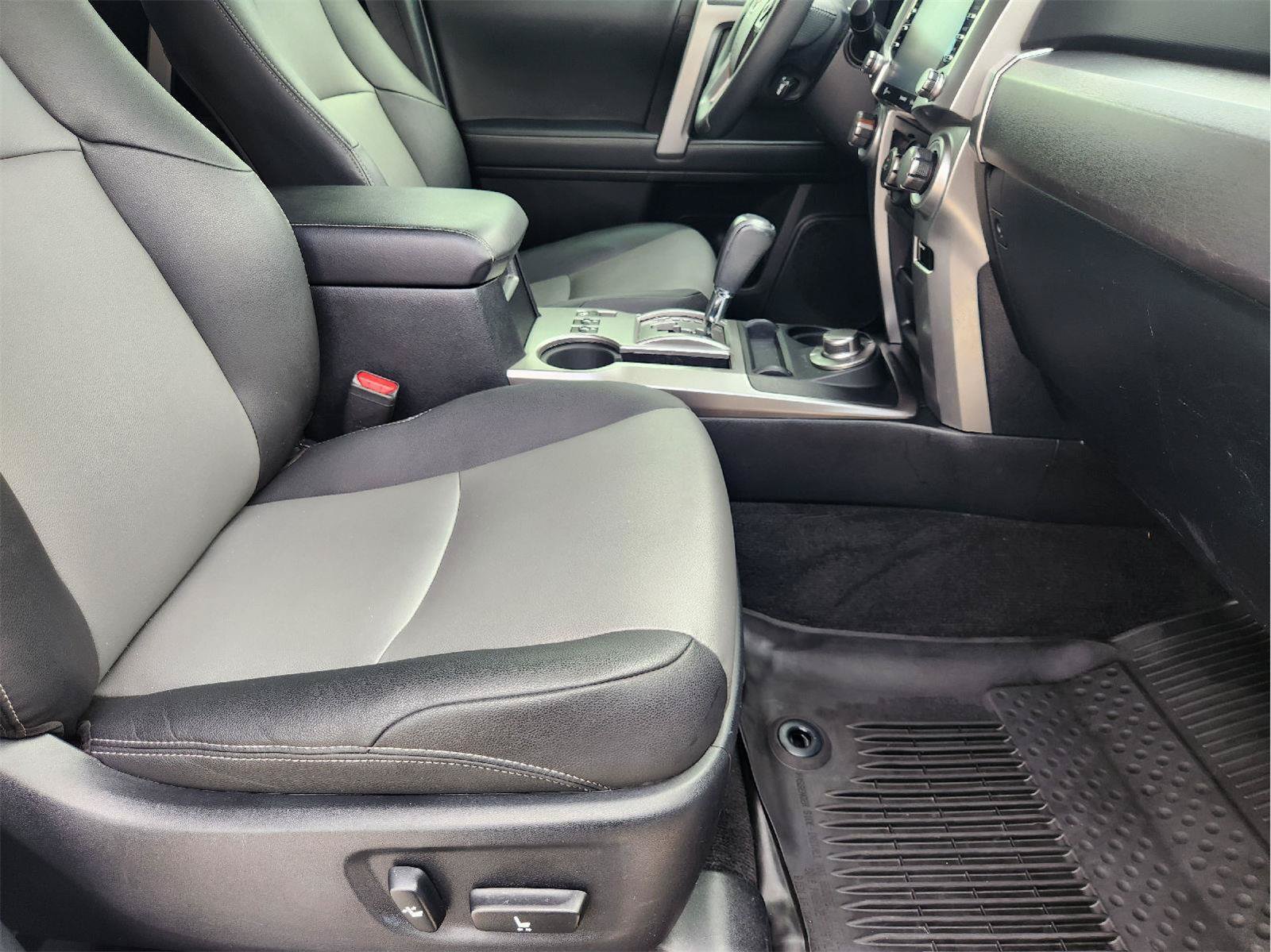 Used 2020 Toyota 4Runner SR5 Premium w/ Moonroof Package AWD/4WD image 14
