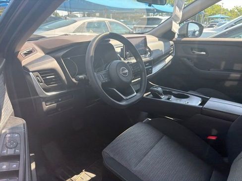 Used 2023 Nissan Rogue SV FWD image 13