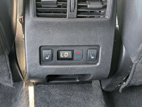 Used 2024 Mitsubishi Outlander SEL FWD image 31