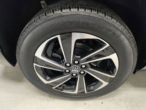 Used 2025 Buick Enclave Sport Touring w/ LPO, Floor Liner Package FWD image 3