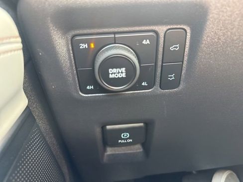 Used 2025 Ford Expedition Max Active AWD/4WD image 24
