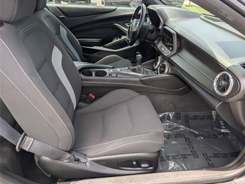Used 2018 Chevrolet Camaro LS w/ Technology Package RWD image 10