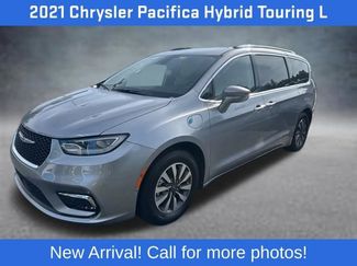 Used 2021 Chrysler Pacifica Touring-L FWD video 1