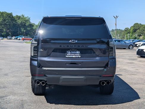 Used 2026 Chevrolet Suburban Z71 w/ Comfort Package AWD/4WD image 8