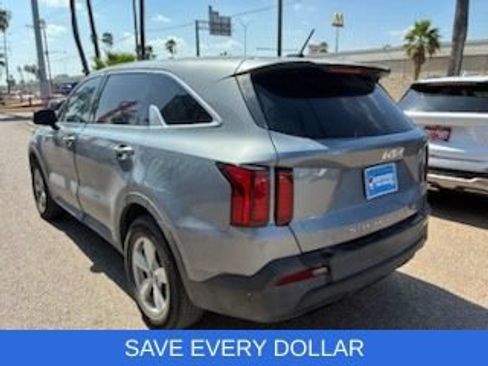 Used 2022 Kia Sorento LX FWD image 5