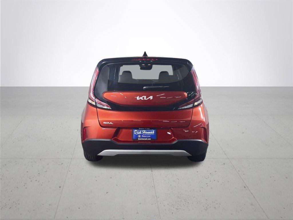 Used 2025 Kia Soul LX FWD image 7