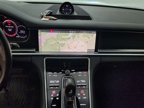 Used 2021 Porsche Panamera Base image 22