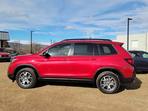 Used 2023 Honda Passport TrailSport image 2