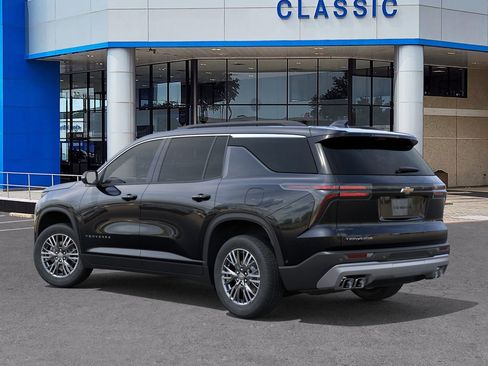 New 2026 Chevrolet Traverse LT image 3
