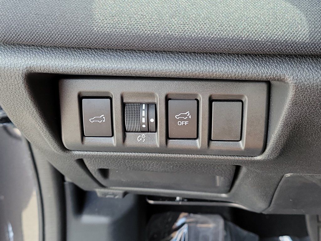 Used 2025 Subaru Outback Premium AWD/4WD image 30