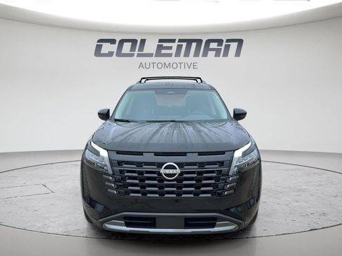 New 2026 Nissan Pathfinder SL image 2