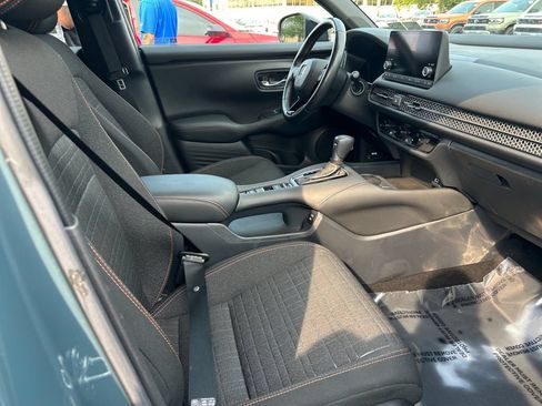 Used 2025 Honda HR-V Sport image 16