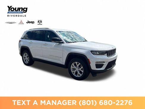 Used 2023 Jeep Grand Cherokee Limited w/ Trailer Tow Prep Group (B) AWD/4WD image 7