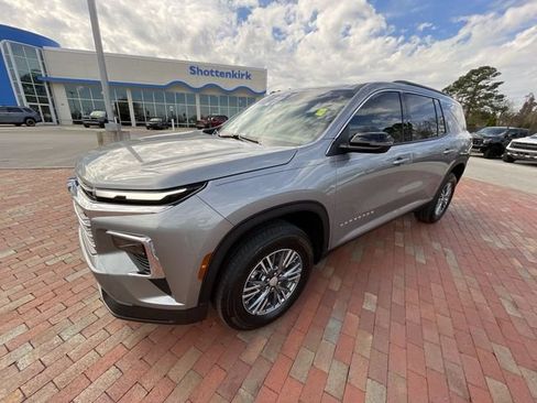 Used 2026 Chevrolet Traverse LT image 27