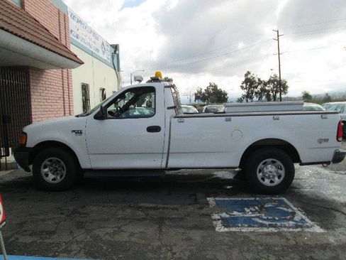 Used 2004 Ford F150 XL RWD image 4