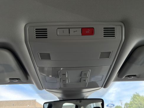 Used 2023 Volkswagen Jetta SE FWD image 19