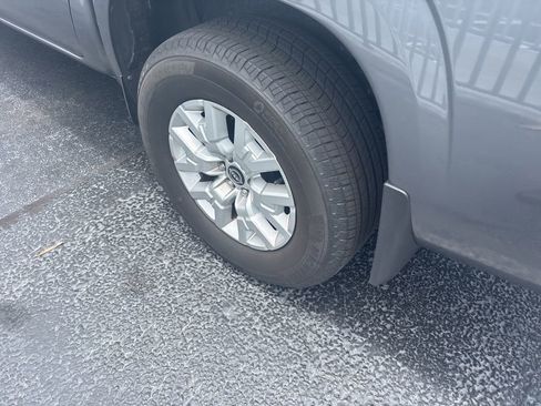 Certified 2024 Nissan Frontier SV w/ SV Convenience Package RWD image 12