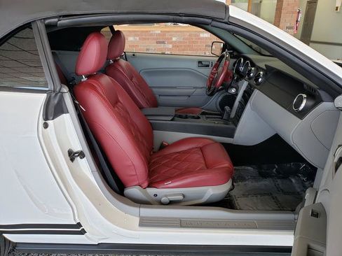 Used 2005 Ford Mustang Premium RWD image 14