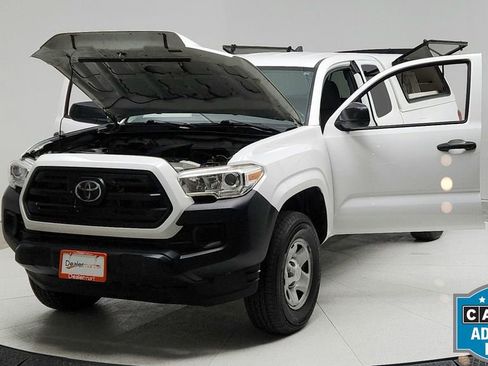 Used 2019 Toyota Tacoma SR image 10