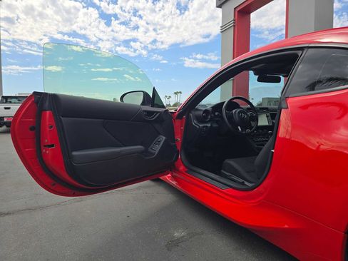 Used 2023 Toyota GR86 w/ ALL Weather Mat Package (TMS) RWD image 16