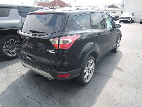 Used 2017 Ford Escape Titanium image 9