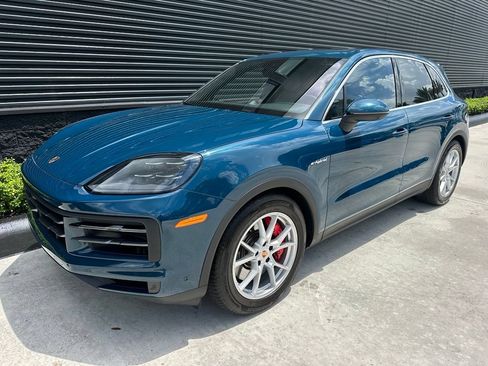 Certified 2026 Porsche Cayenne S AWD/4WD image 7