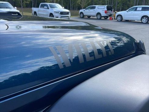 Certified 2025 Jeep Wrangler Willys image 11