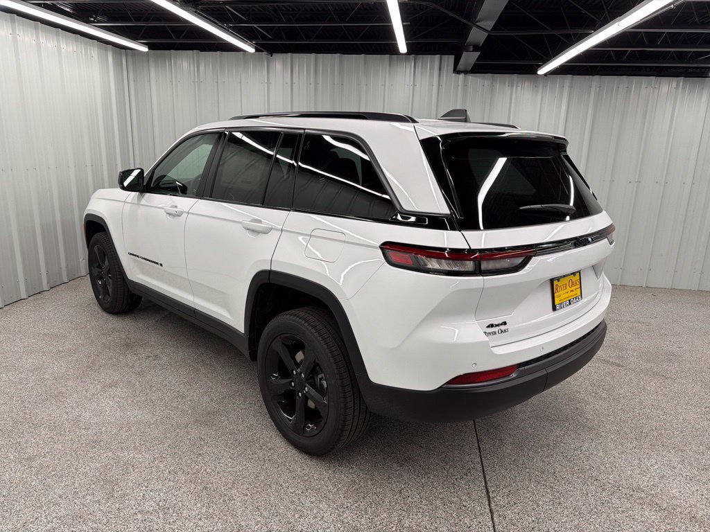 New 2026 Jeep Grand Cherokee Limited w/ Limited Altitude Package AWD/4WD image 4