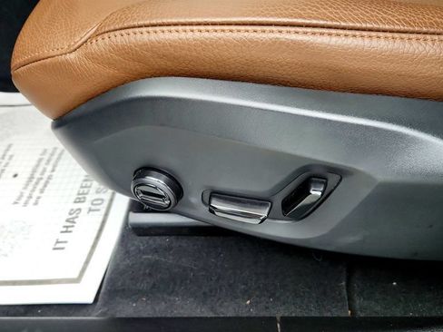 Used 2025 Volvo XC60 T8 Plus w/ Protection Package Premier AWD/4WD image 12