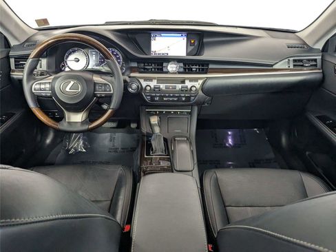 Used 2016 Lexus ES 350 w/ Luxury Package w/Wood Trim image 34