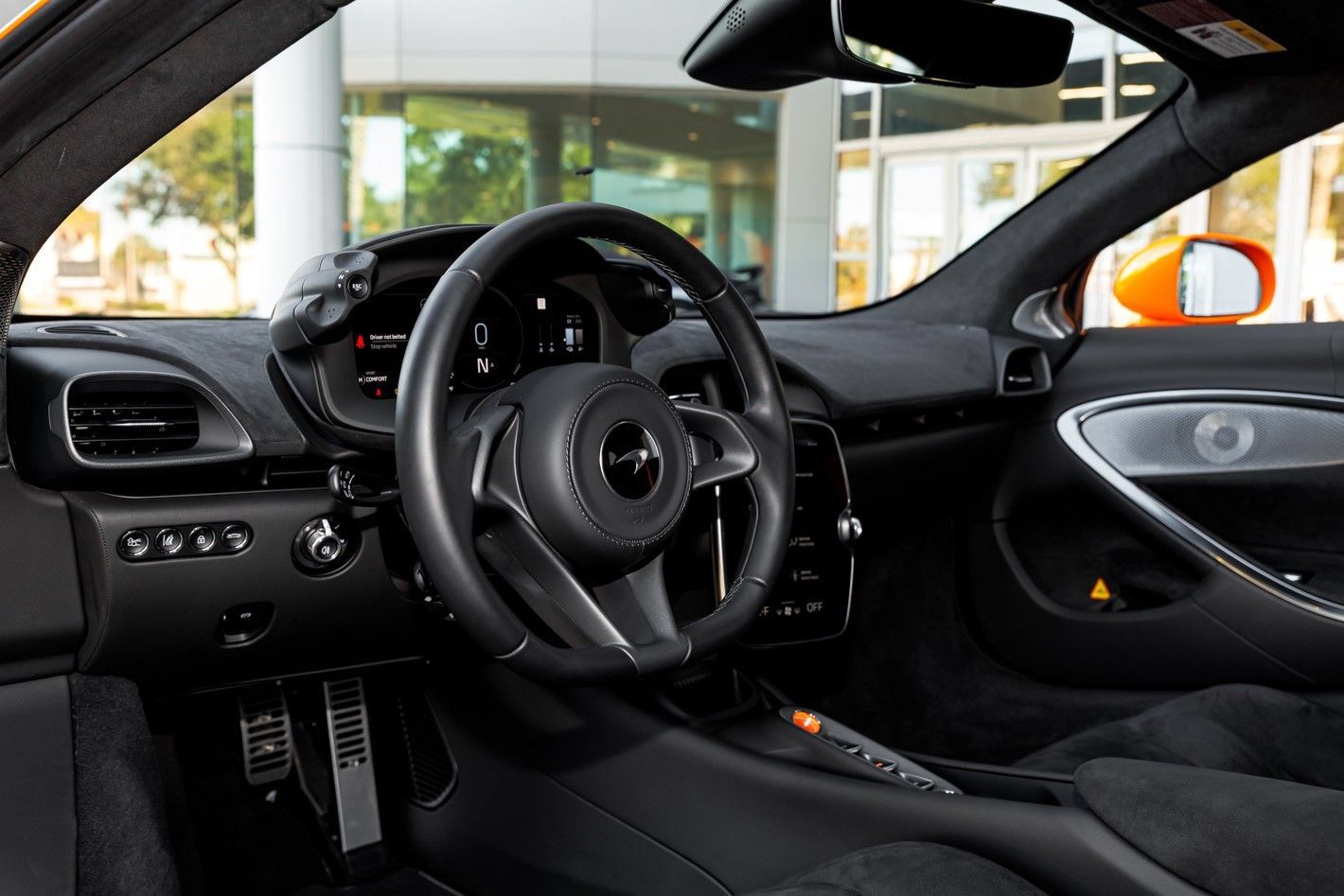 Used 2025 McLaren Artura RWD image 40