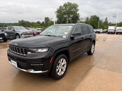 Used 2023 Jeep Grand Cherokee L Limited AWD/4WD image 7