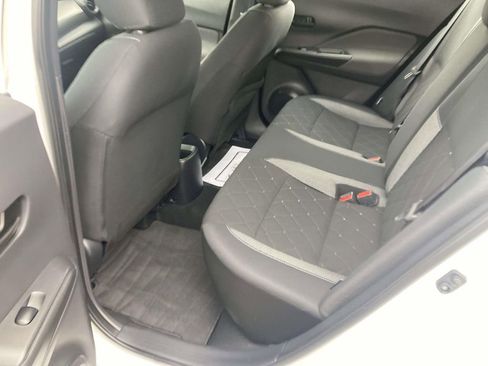 Used 2020 Nissan Kicks S image 15