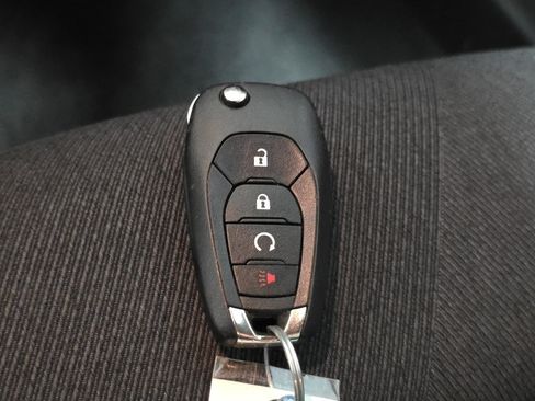Used 2024 Chevrolet Trax RS FWD image 31