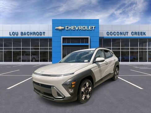 Used 2025 Hyundai Kona SEL FWD image 4