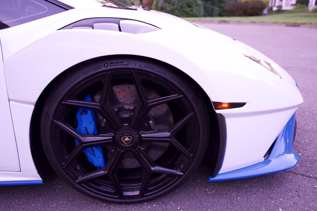 Used 2022 Lamborghini Huracan STO RWD image 21