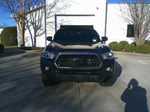 Used 2019 Toyota Tacoma TRD Off-Road w/ Exterior Package image 5