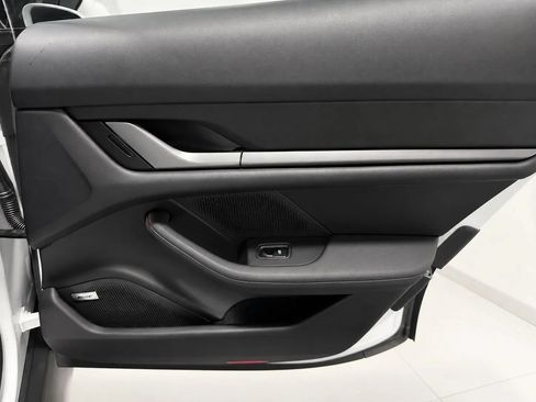 Used 2025 Porsche Taycan RWD image 18