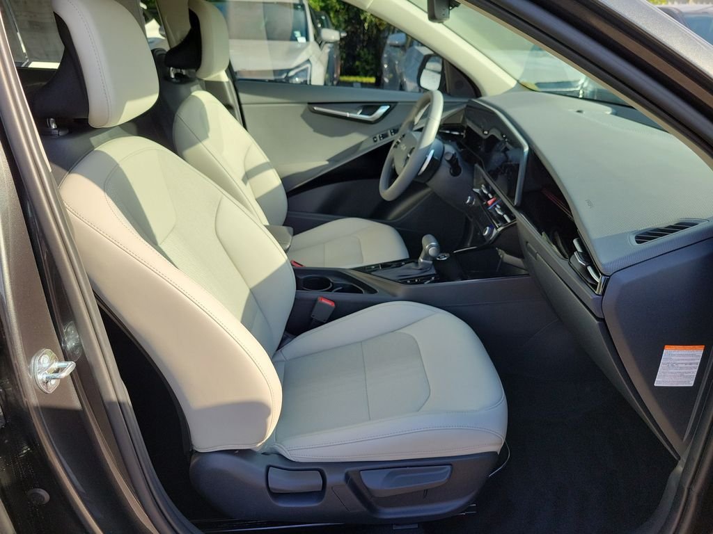 New 2026 Kia Niro EX FWD image 7