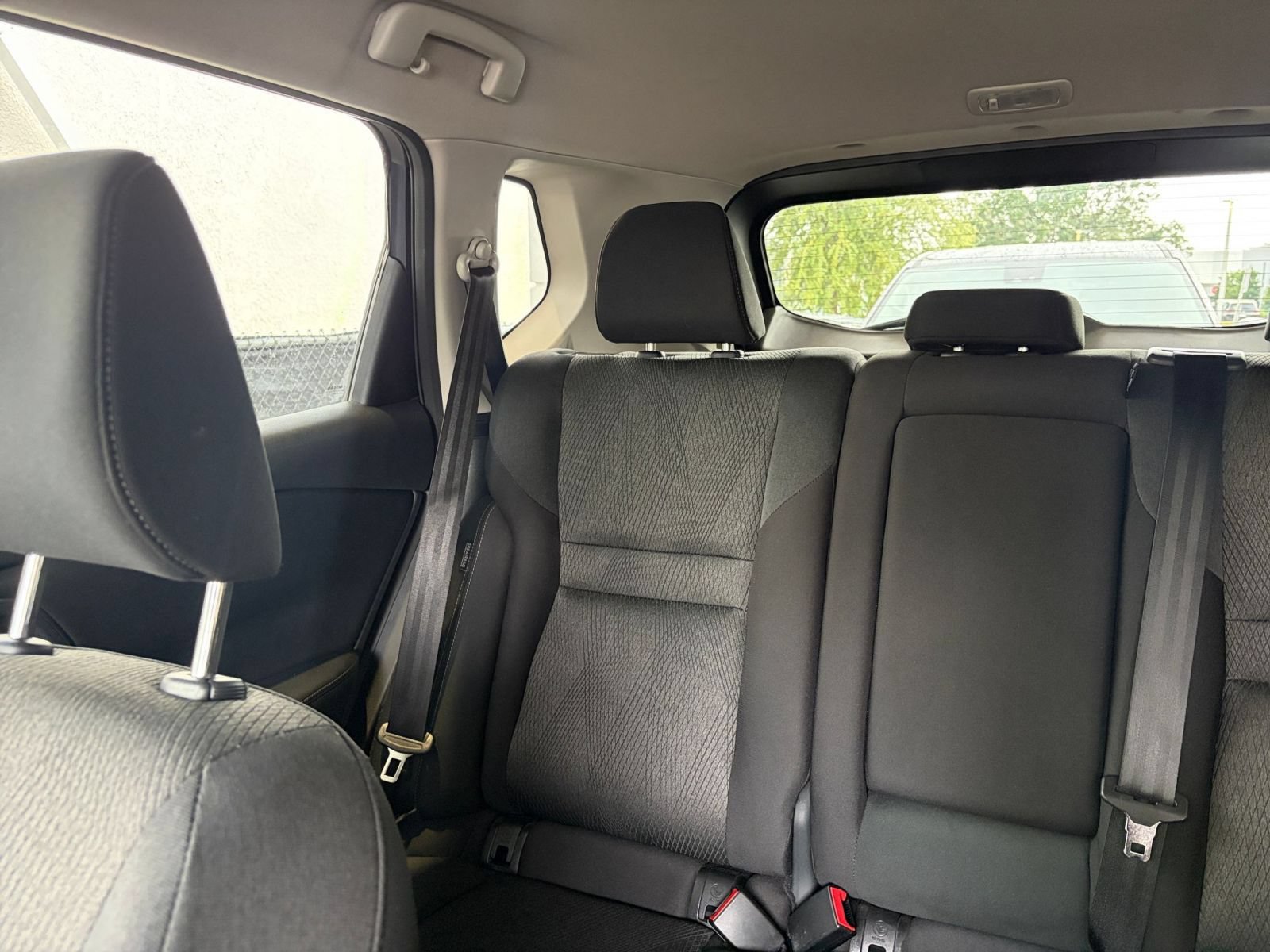 Used 2025 Nissan Rogue SV AWD/4WD image 39