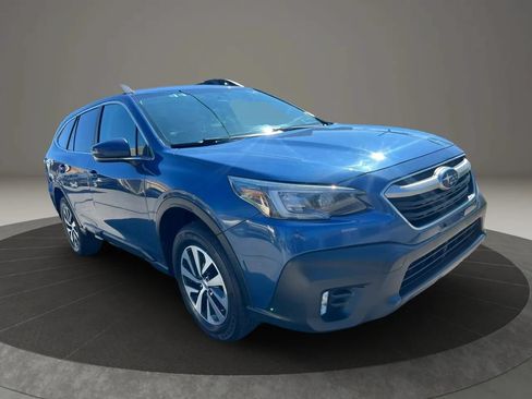 Used 2022 Subaru Outback Premium AWD/4WD image 3