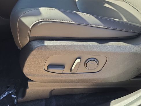 New 2026 Kia Carnival EX image 22