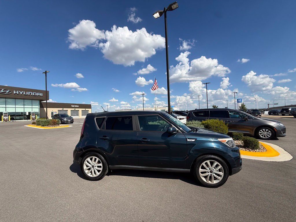Used 2018 Kia Soul + FWD image 2