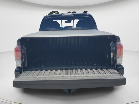 Used 2020 Toyota Tacoma TRD Off-Road w/ Technology Package AWD/4WD image 9