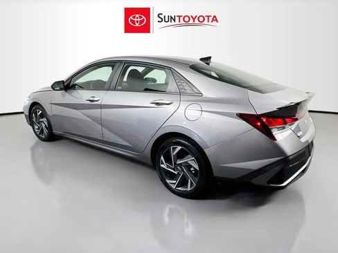 Used 2025 Hyundai Elantra Sport FWD image 6