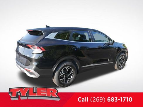Used 2024 Kia Sportage LX AWD/4WD image 8